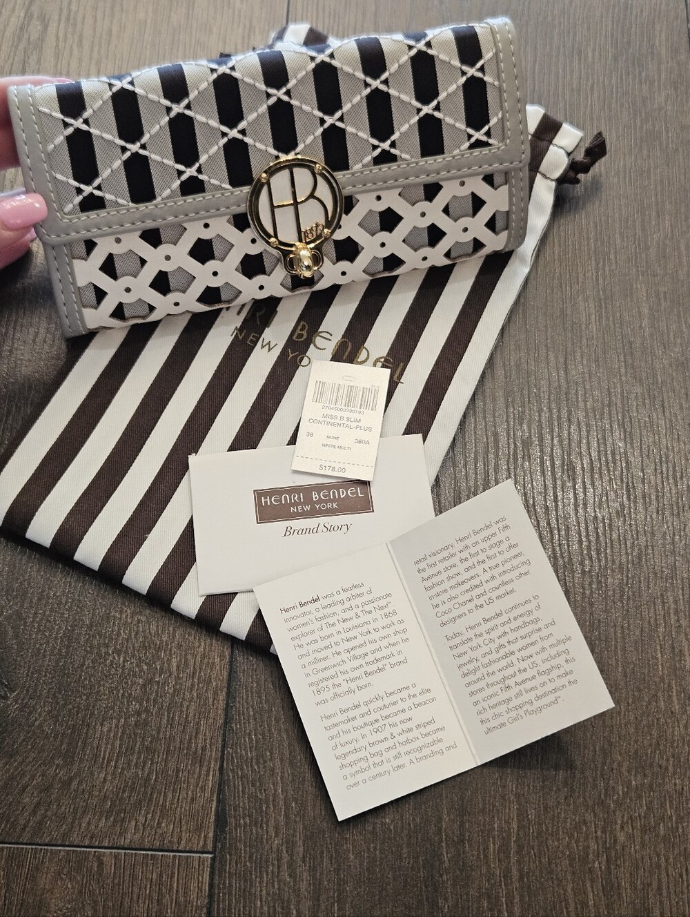 NWT Henri Bendel Miss B Slim Continental Plus Wallet White Multi With Dustbag